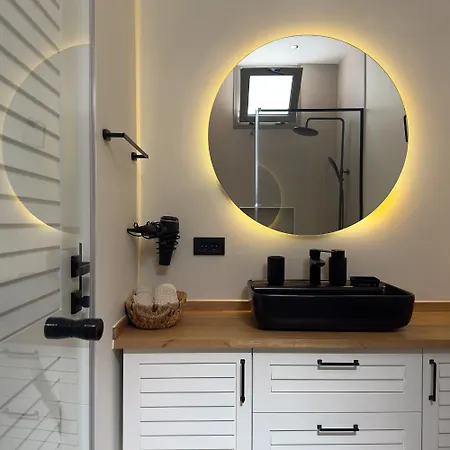 The Sunset Pavilion - Pool & 6br Villa