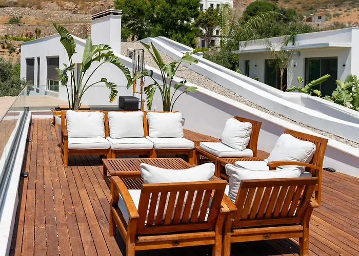 The Sunset Pavilion - Pool & 6br 别墅 博德鲁姆