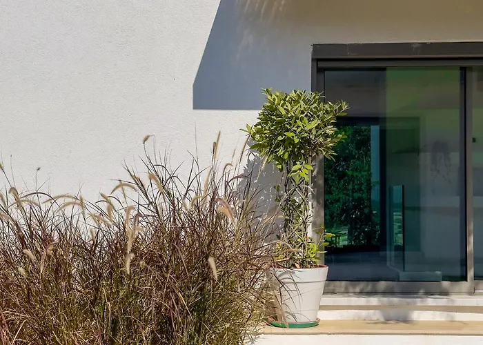 The Sunset Pavilion - Pool & 6br 博德鲁姆