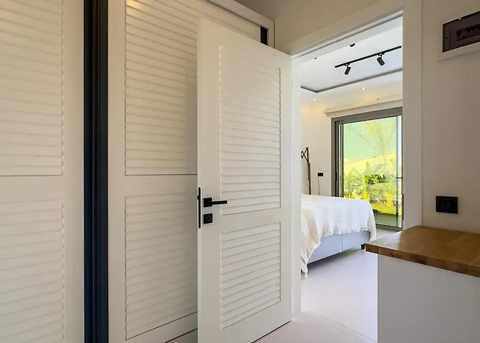 别墅 The Sunset Pavilion - Pool & 6br 博德鲁姆