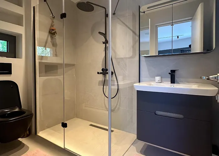 The Sunset Pavilion - Pool & 6br * 博德鲁姆