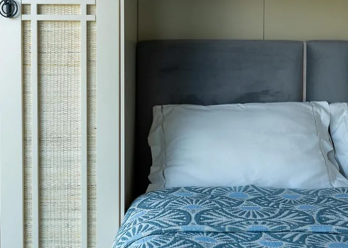 The Sunset Pavilion - Pool & 6br 博德鲁姆